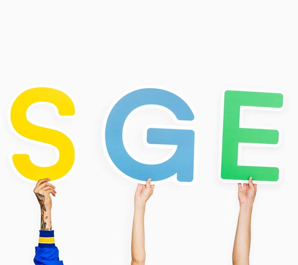 Search Generative Experience: mani che tengono le lettere s g e