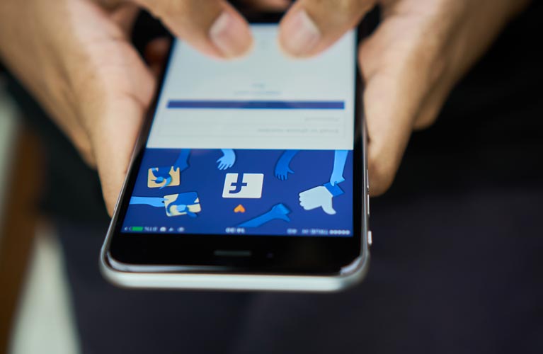Truffa su facebook: meta accesso